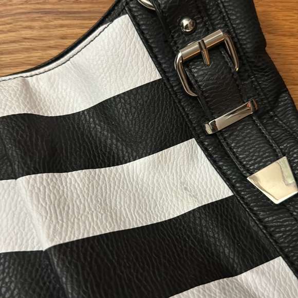 APT 9 Brady Pleated Shopper Shoulder Bag - Picture 6 of 6